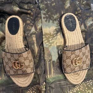 Size 9 Gucci sandals
